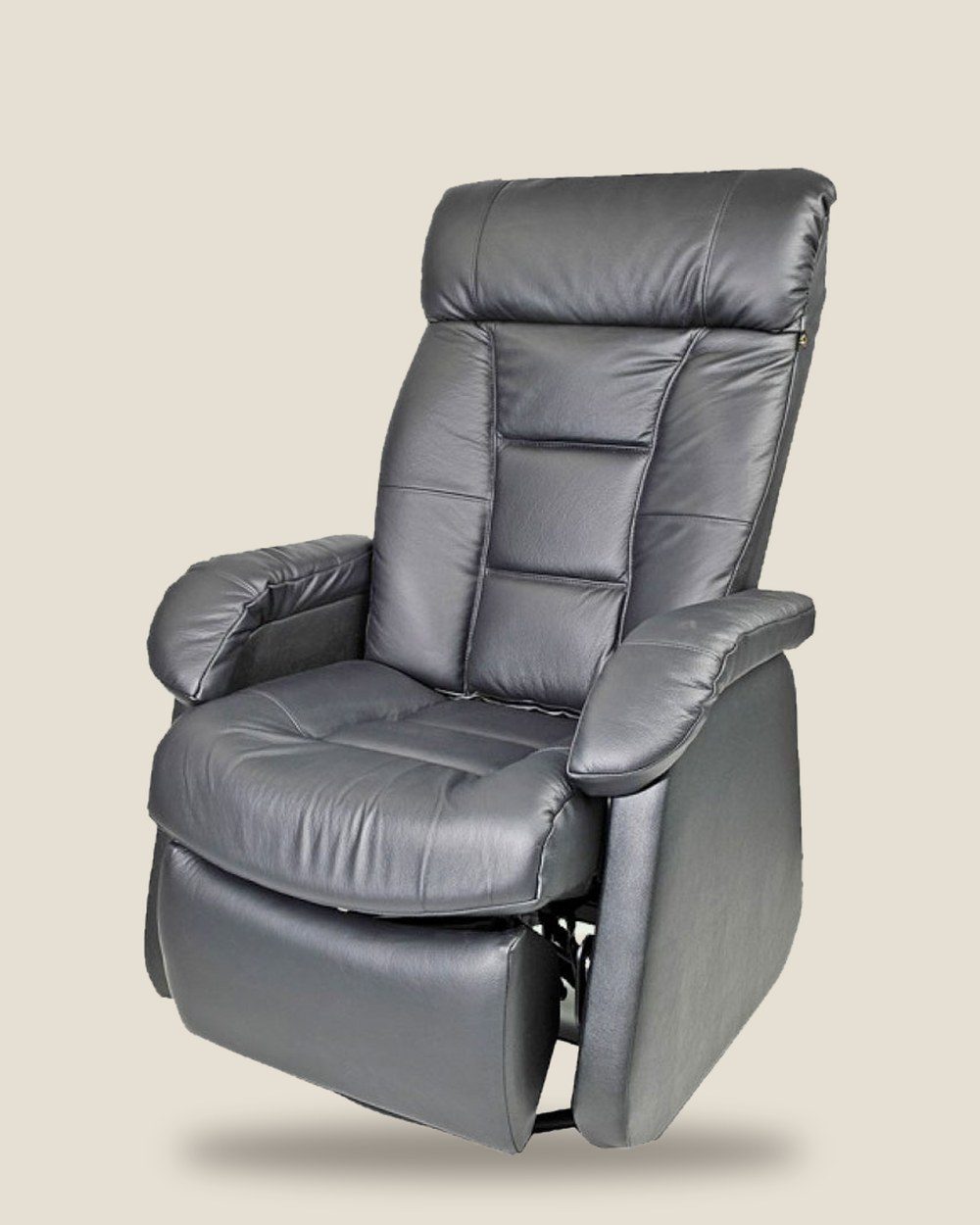 Fauteuil de la collection NEO, cuir gris anthracite, repose-pieds intégré sorti